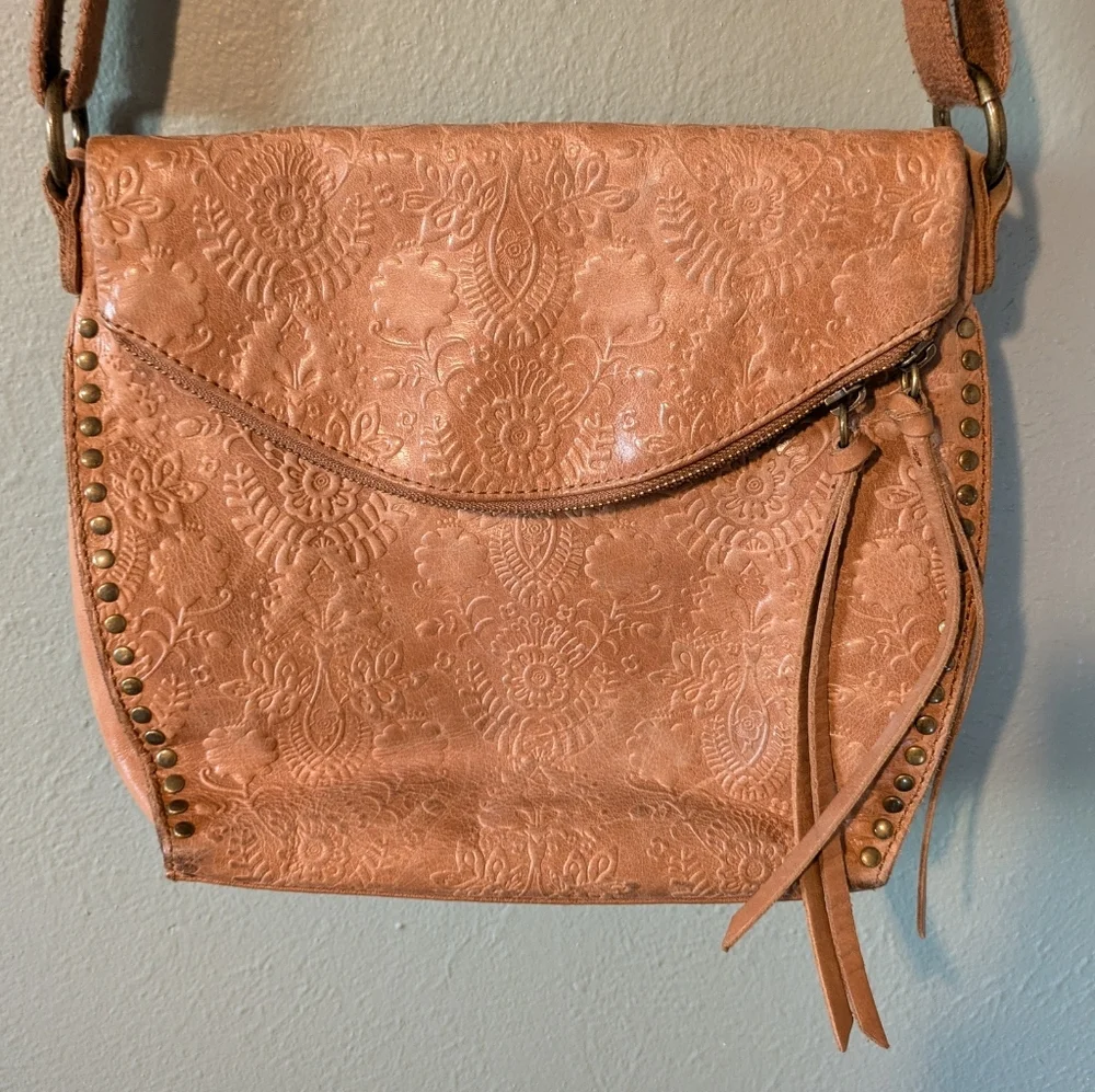 The Sak Silverlake Crossbody Embossed - Picture 2 of 11